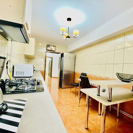 Central & Comfortable Studio Targoviste Exteriör bild