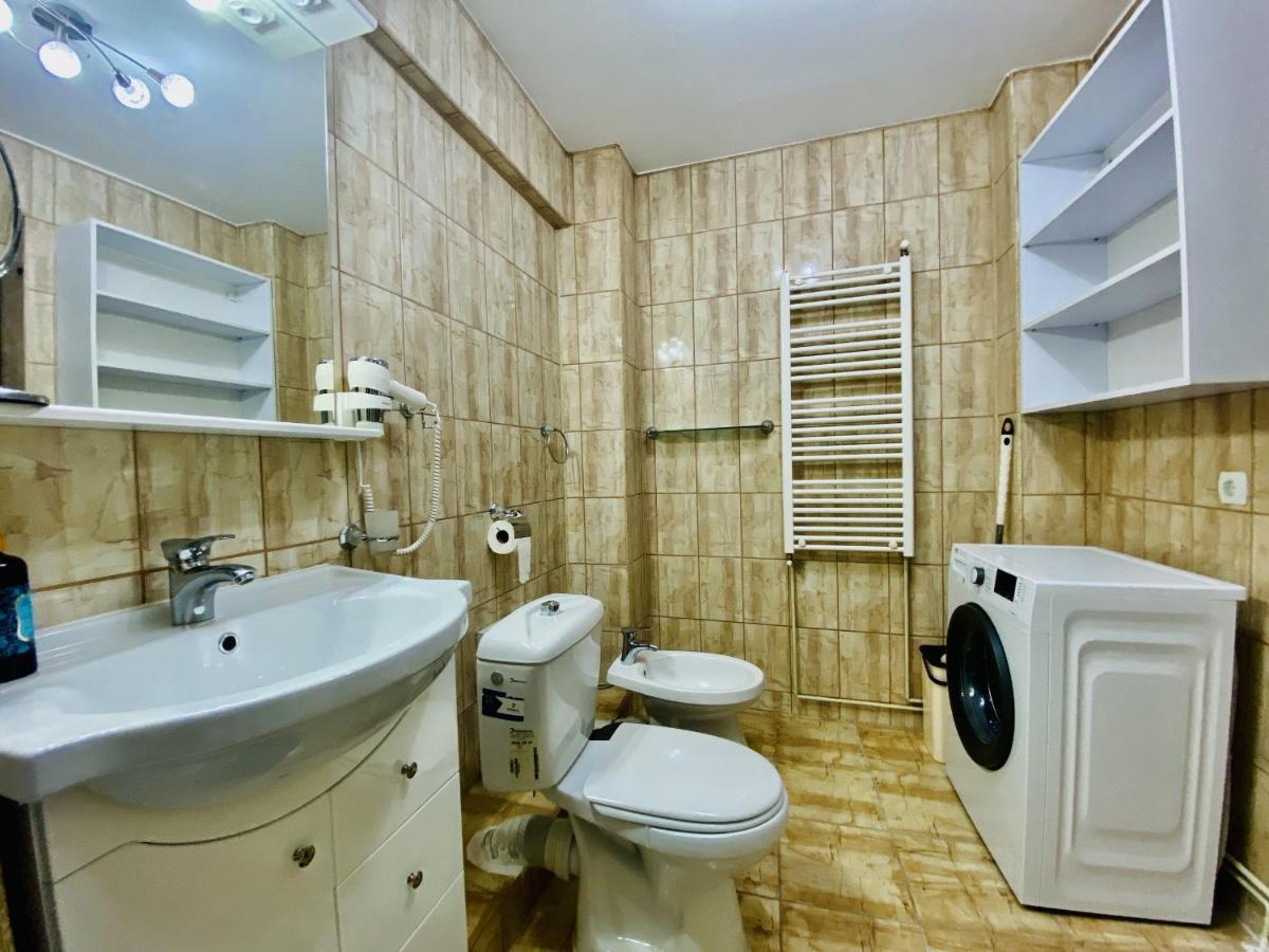 Central & Comfortable Studio Targoviste Exteriör bild