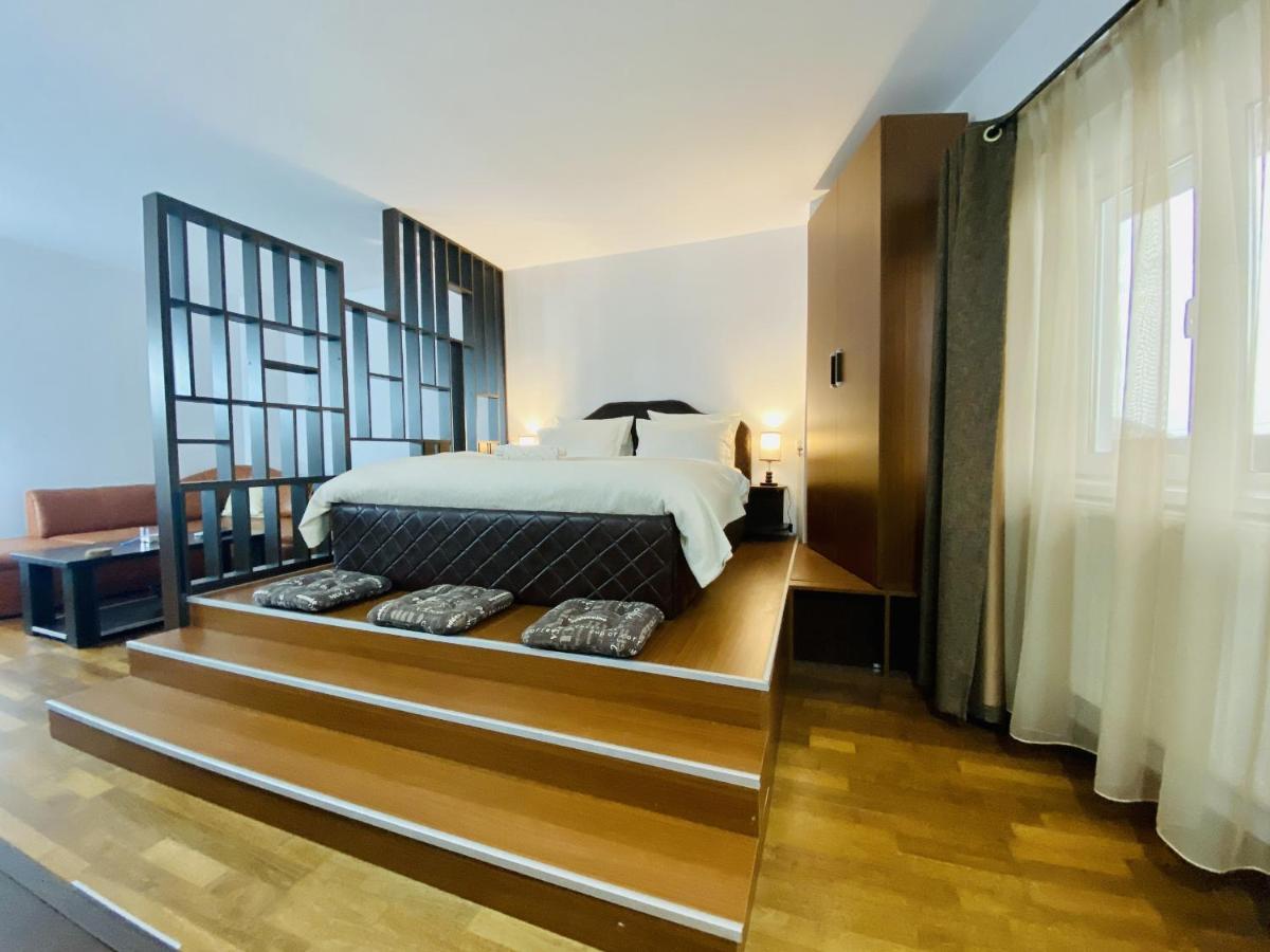 Central & Comfortable Studio Targoviste Exteriör bild