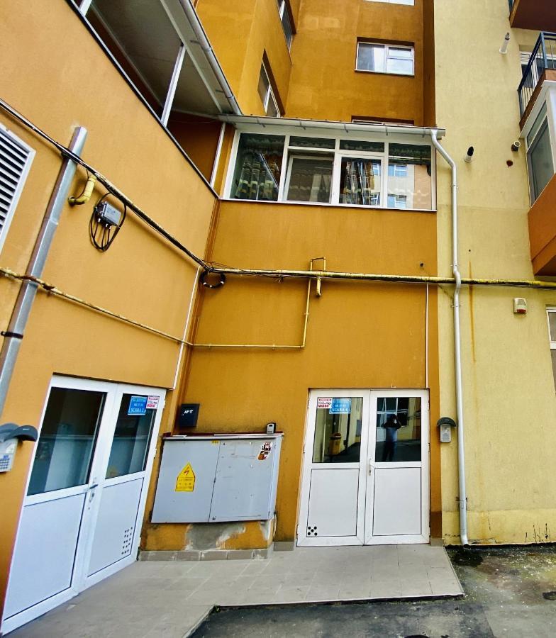 Central & Comfortable Studio Targoviste Exteriör bild